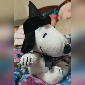 Peanuts Snoopy Plush Dog Toy in White and Black with Witch Hat